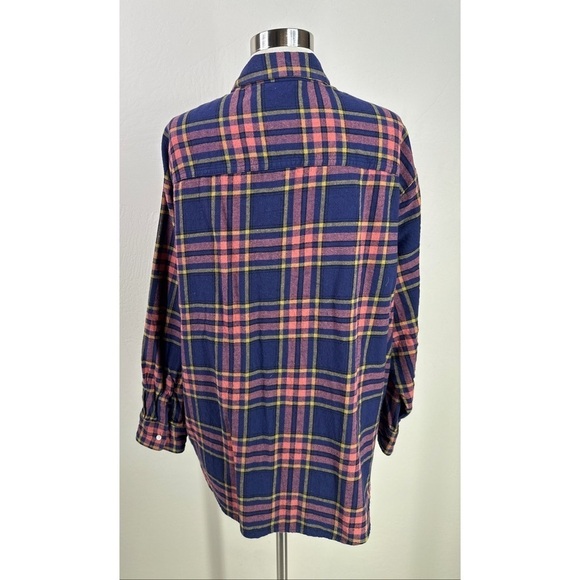 Old Navy The Boyfriend Button Down Shirt - Picture 2 of 12